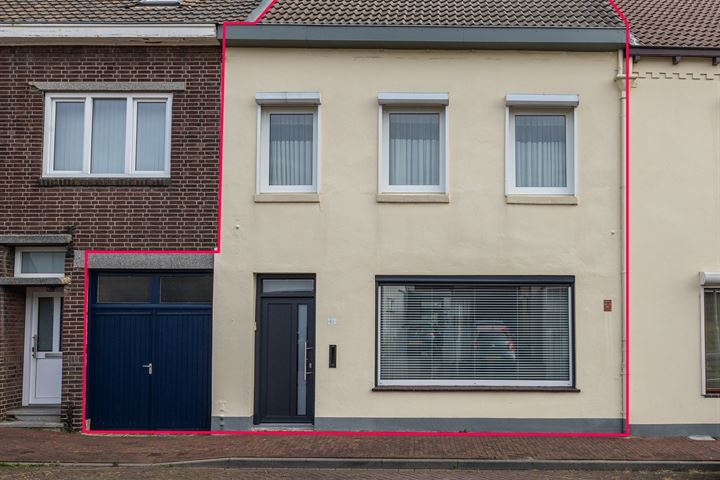 Spoorstraat 66 in Geleen foto