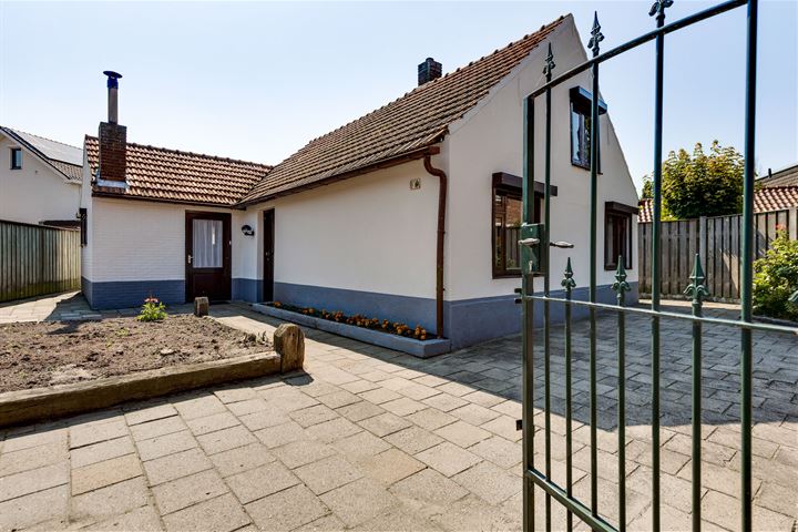 St. Luciastraat 2 in Nederweert foto