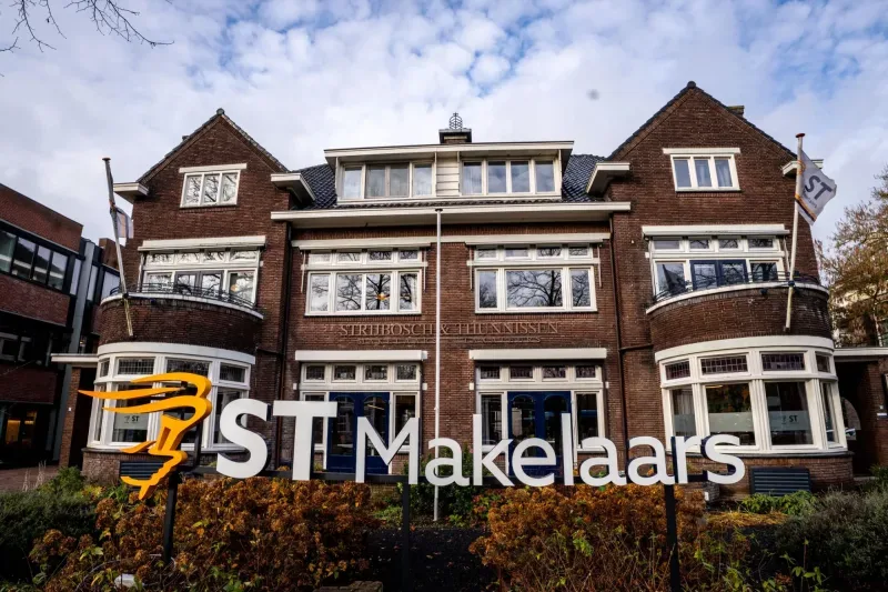 Photo de bureau de ST Makelaars