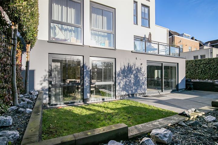 Stationsstraat 12 in Zevenbergen foto