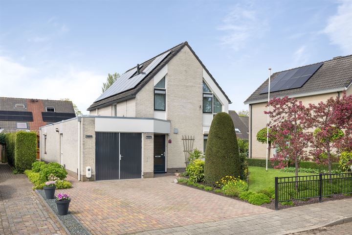 Stationsweg 26 in Olst foto