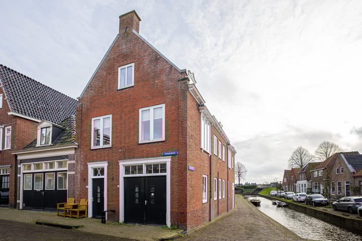 Stenendam 15A in Dokkum foto