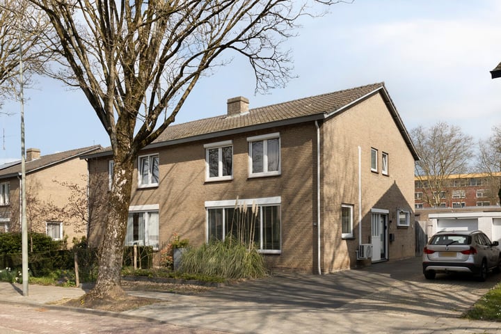 Stikkerstraat 19 in Geleen foto