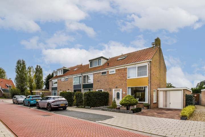 Strandvlietlaan 42 in Ouderkerk aan de Amstel foto