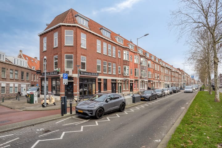 Strevelsweg 141A-01 in Rotterdam