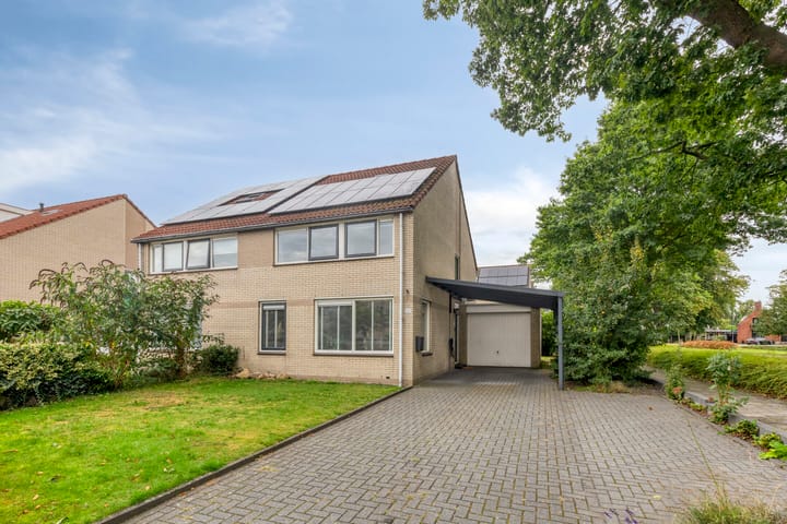 Stroolaan 19 in Hoogezand foto