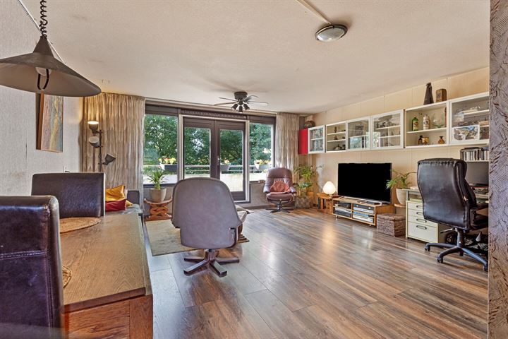 Suze Groenewegplantsoen 44 in Amsterdam foto