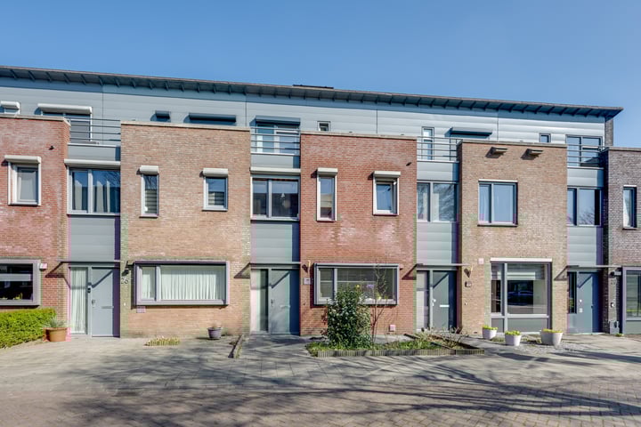 Suze Groenewegstraat 24 in Rijen foto