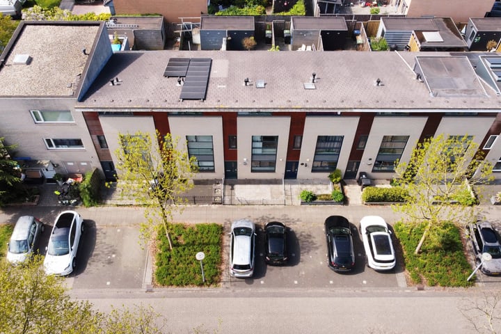 Suze Robertsonstraat 27 in Almere foto