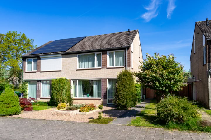 Sweelincklaan 2 in Helmond foto