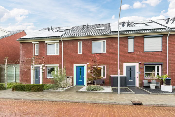 't Boveneindje 37 in Made foto