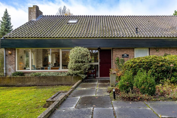 Taarloseweg 2 in Vries foto