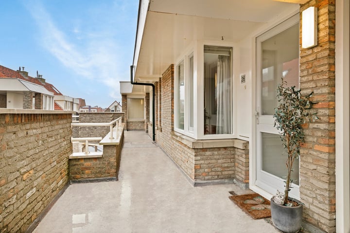 Taatedam 26 in Katwijk foto