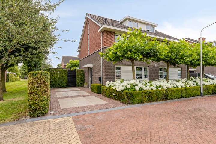 Tarwestraat 14 in Halle foto