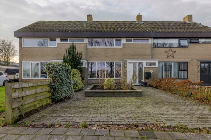 Terpstrastraat 27 in Doezum foto