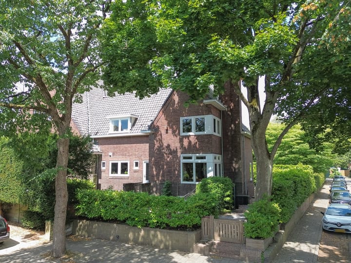 Tesselschadelaan 15 in Hilversum foto