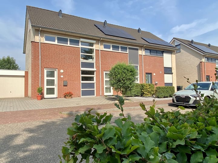 Thaalweg West 27 in Echt foto