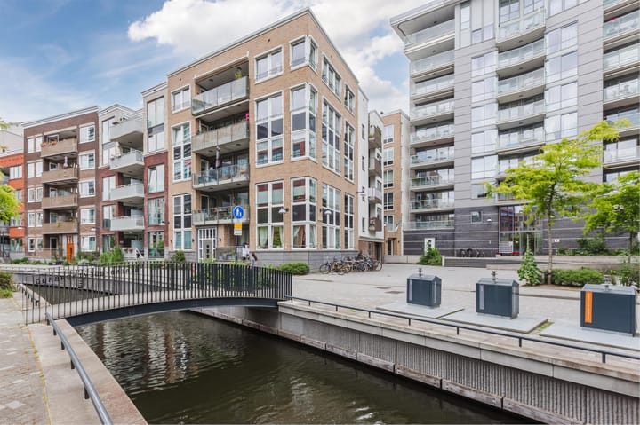 Theo van Doesburghof 60 in Diemen foto