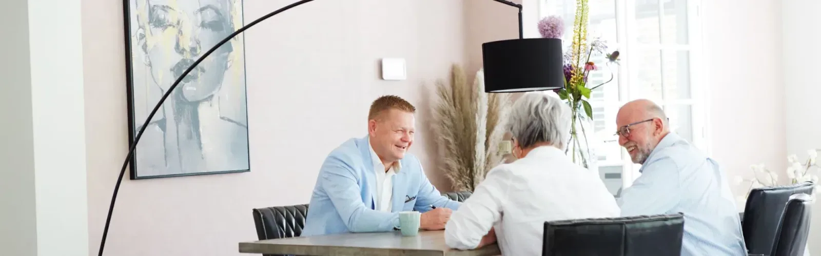 Team photo of Thoma Post Makelaars Enschede