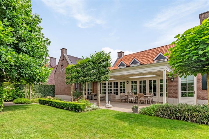 Tierelayshoeve 16 in Helmond foto