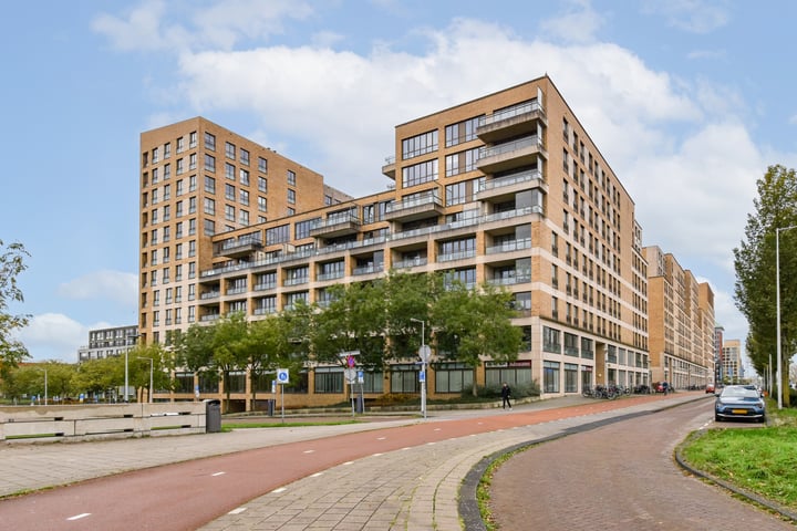 Titus van Rijnstraat 164 in Amsterdam foto