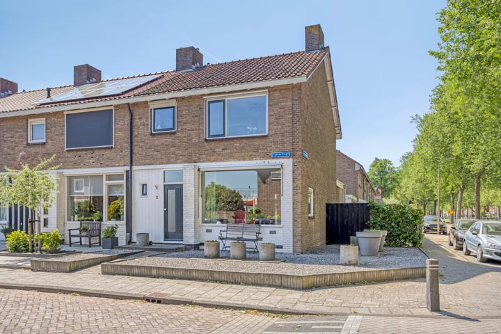 Tjalkstraat 2 in Emmeloord foto