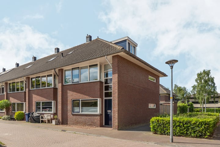 Toernooiveld 102 in Almere foto