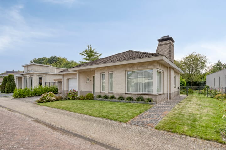 Tongelreep 43 in Veldhoven foto