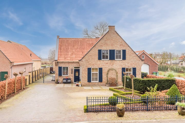 Tonnekreek 13 in Klundert foto