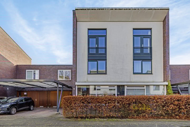 Tonny van Leeuwenlaan 21 in Groningen foto