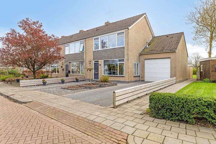 Toutenburgstraat 21 in Burum foto