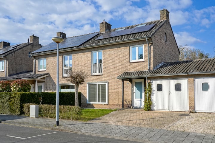 Trianonstraat 12 in Maastricht foto