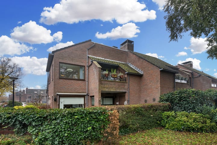 Troelstraplein 18 in Leiden foto