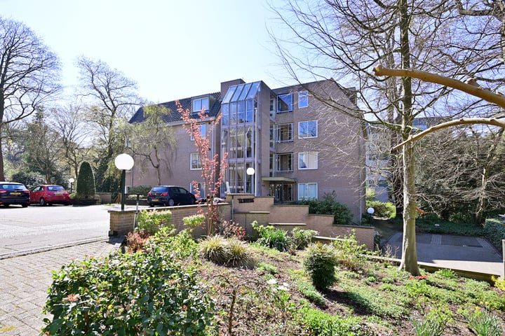 Tromplaan 8 in Hilversum foto