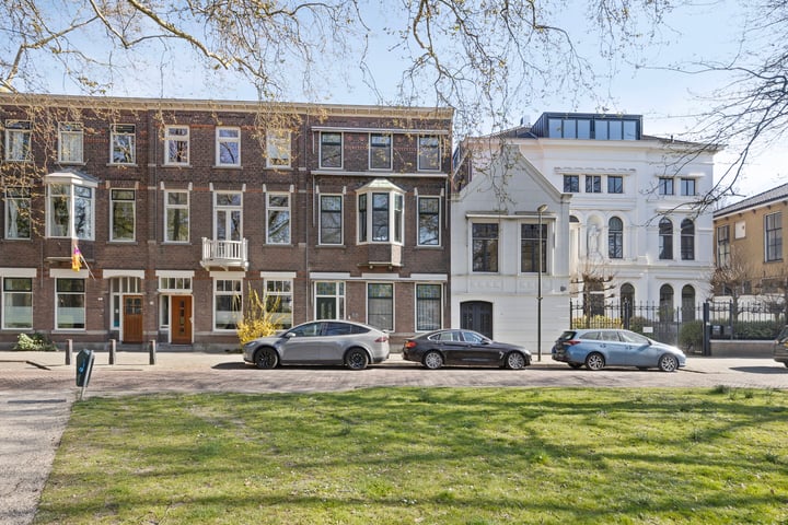 Tuinlaan 84 in Schiedam foto