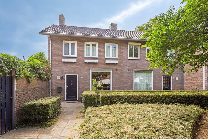 Uithoornseweg 25 in Helmond foto