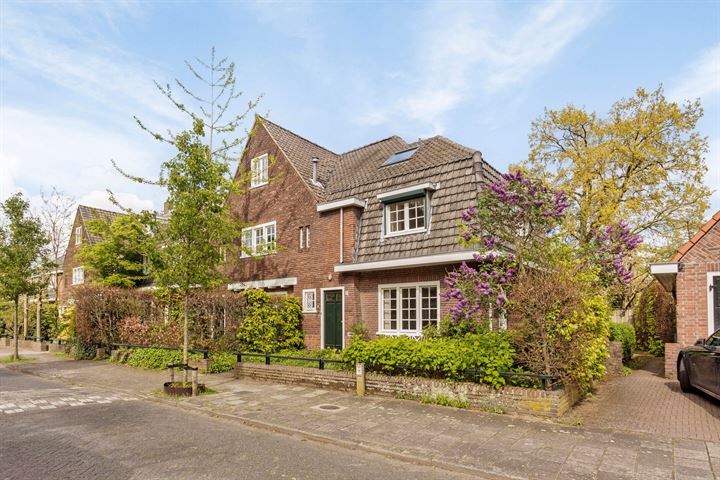 Uiverlaan 9 in Eindhoven foto