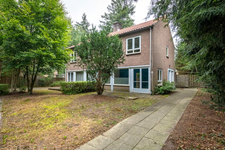 Universumlaan 11 in Huis ter Heide foto