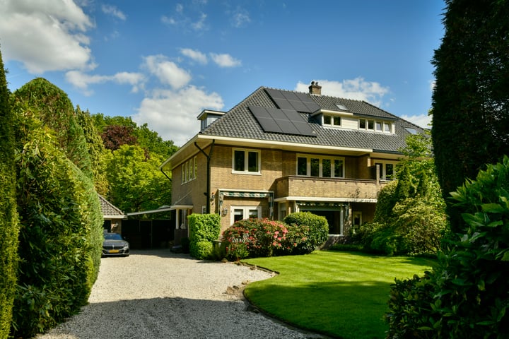 Utrechtseweg 89 in Hilversum foto