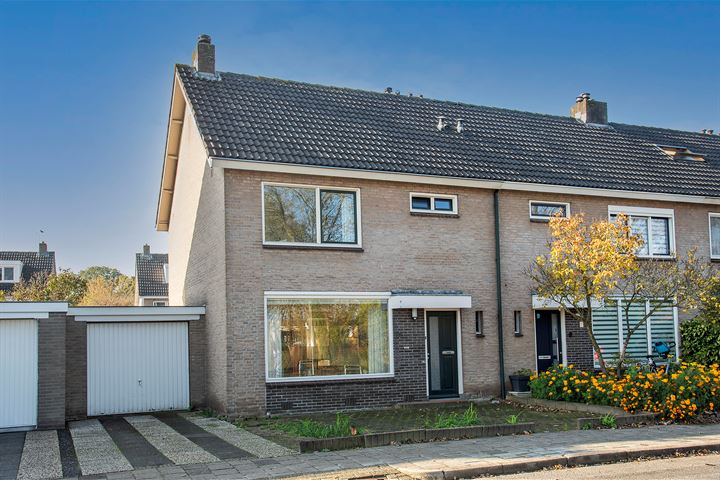 Valeriusstraat 16 in Almelo foto