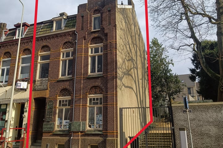 Valkenburgerweg 25 in Heerlen foto