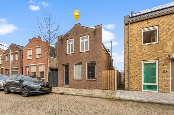 Valkenburgstraat 25 in Roosendaal foto