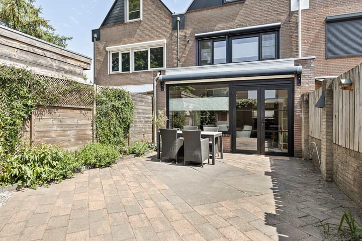 Valkenhof 15 in Made foto