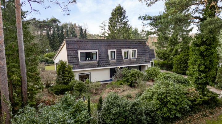 Valkenlaan 17 in Maarheeze