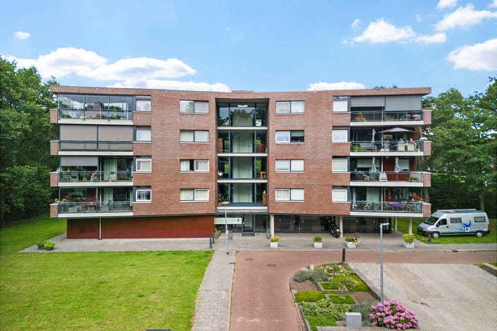 Valtherlaan 223 in Emmen foto