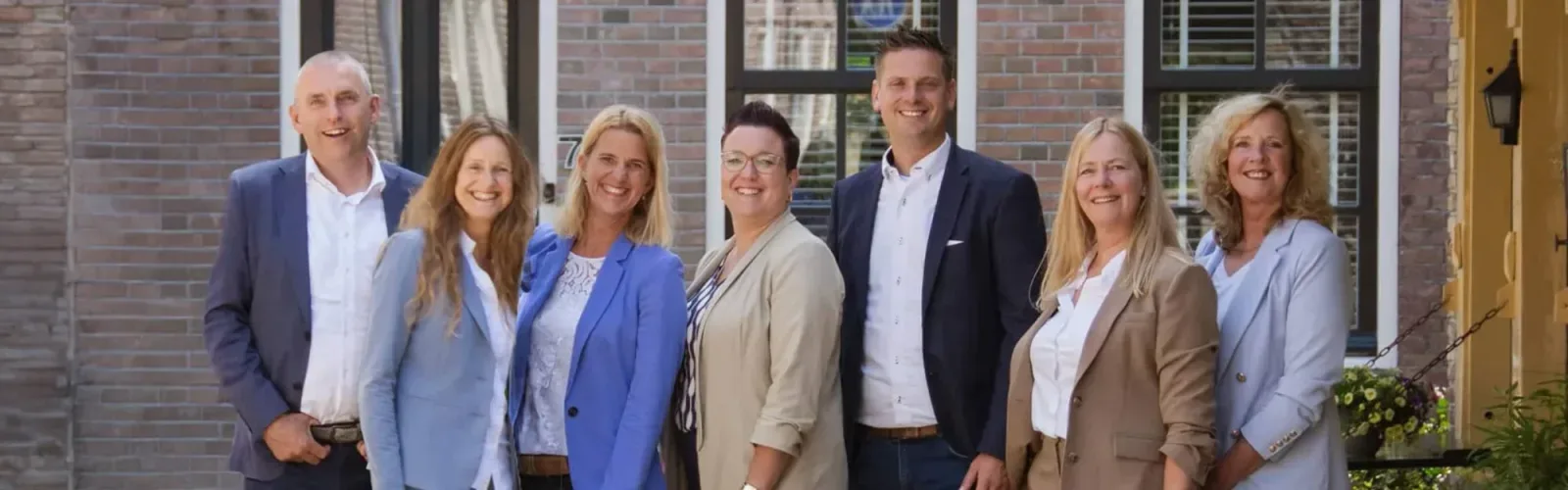 Team foto van Van de Ridder Makelaars