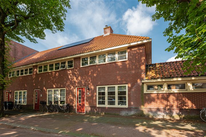 Van de Sande Bakhuyzenstraat 11 in Hilversum foto