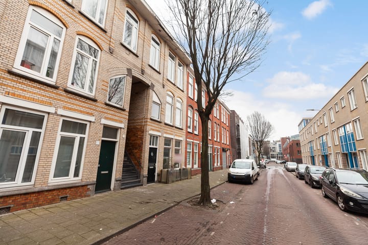 Van de Veldestraat 80A in 's-Gravenhage