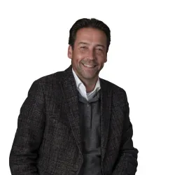 Logo de Van den Hoven Makelaardij, het beste resultaat!