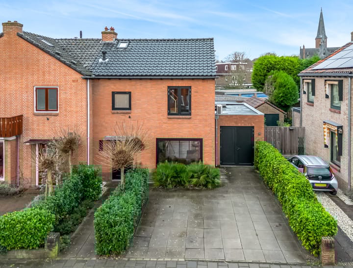 Van den Vondellaan 38 in Driehuis NH foto